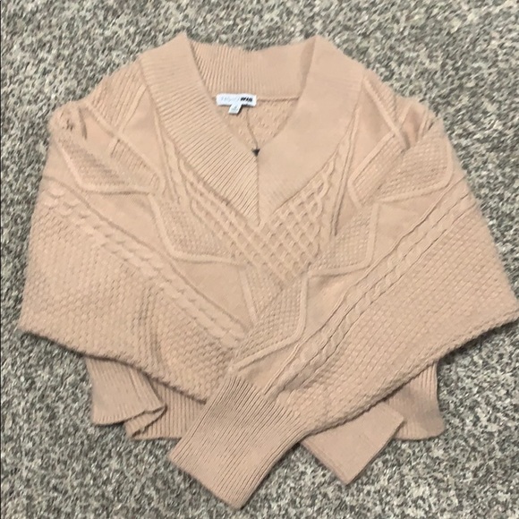 Brand new sweater - Picture 1 of 3